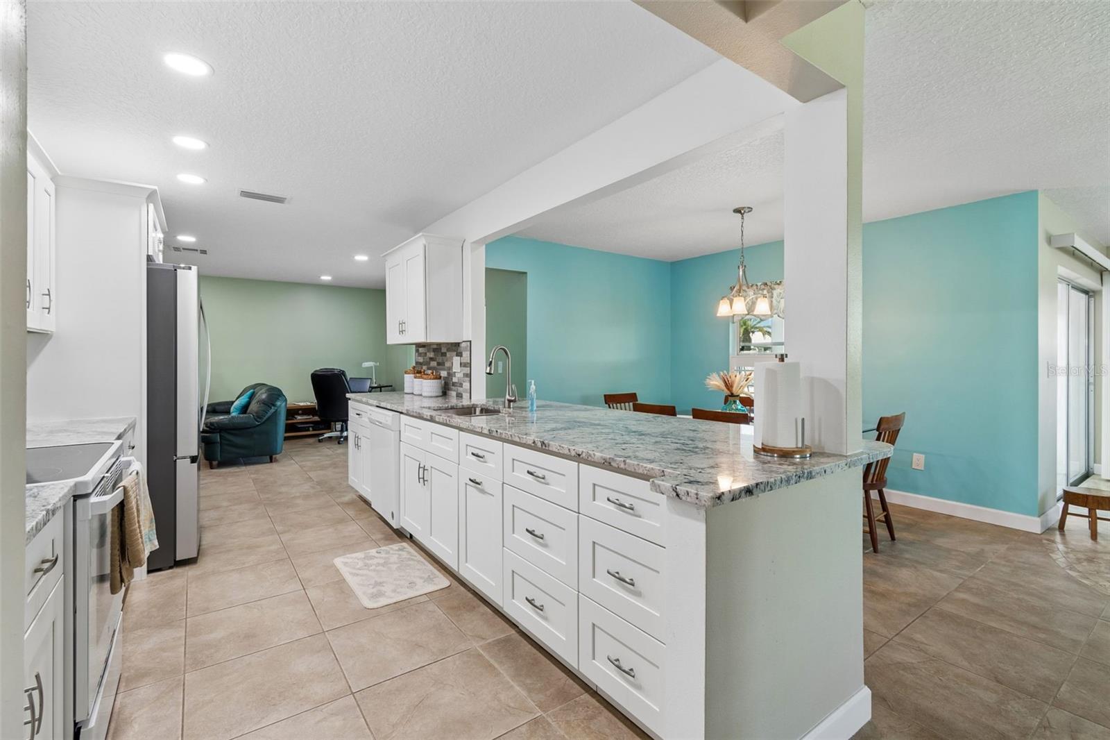 VILLAGE GREEN BRADENTON SEC 8 - Residential