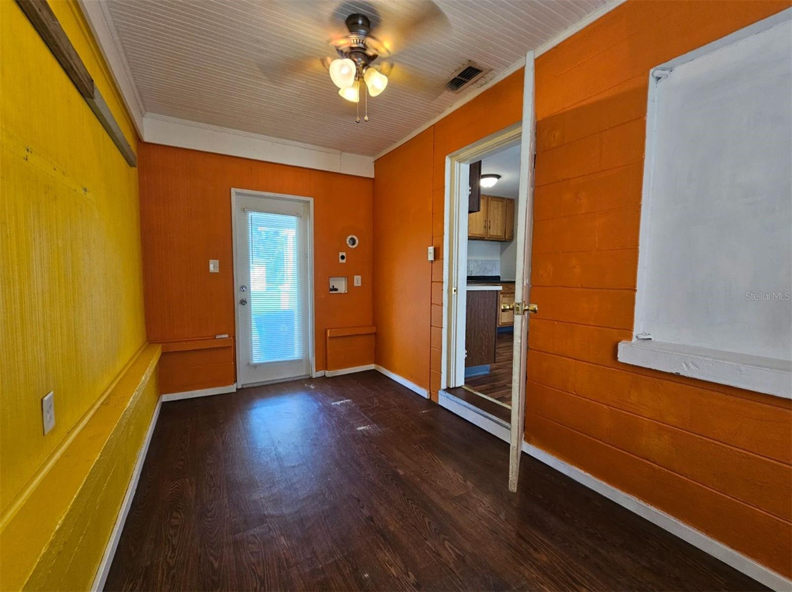SHORE ACRES - Residential Lease