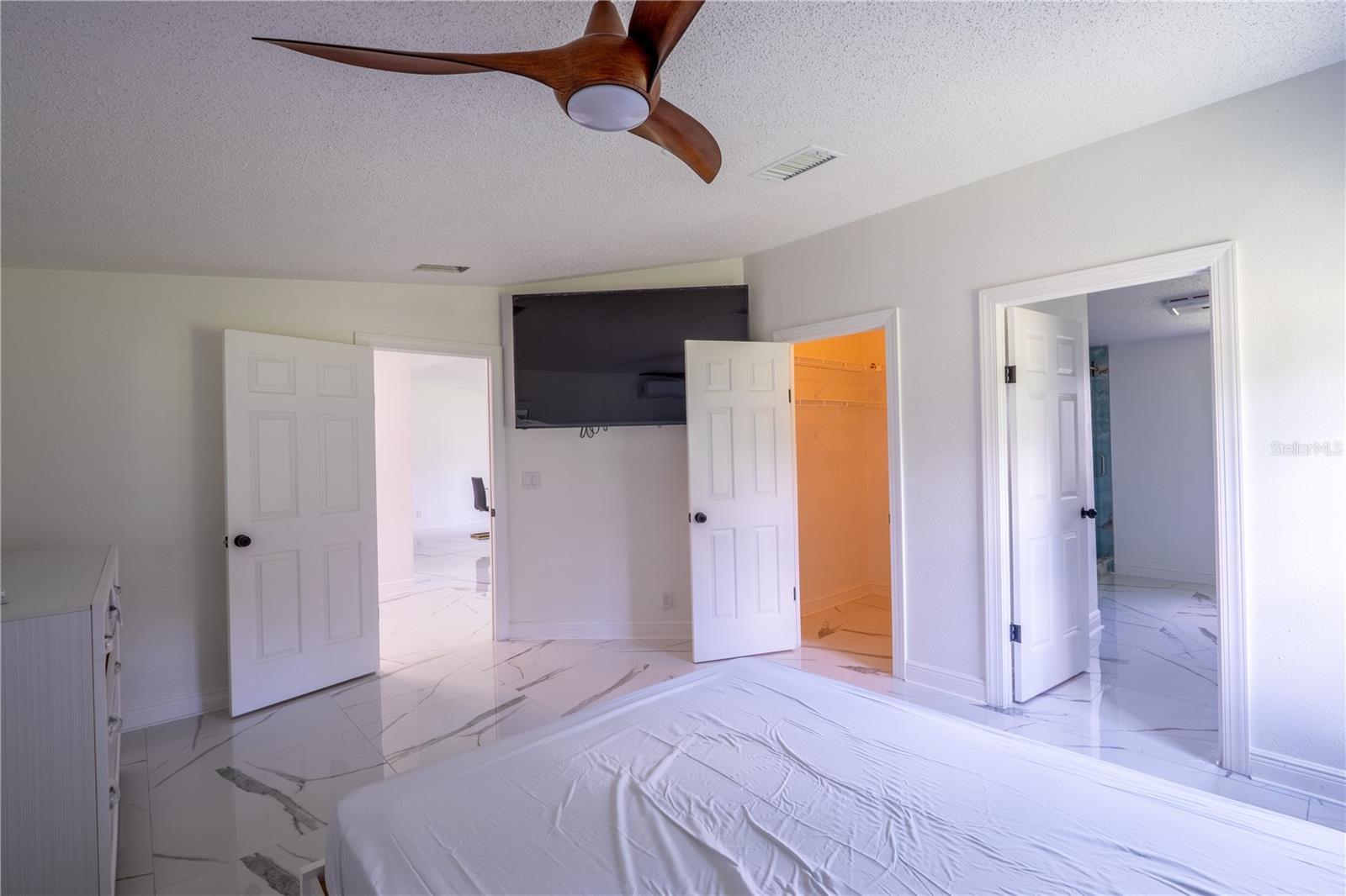 ACERAGE - Residential