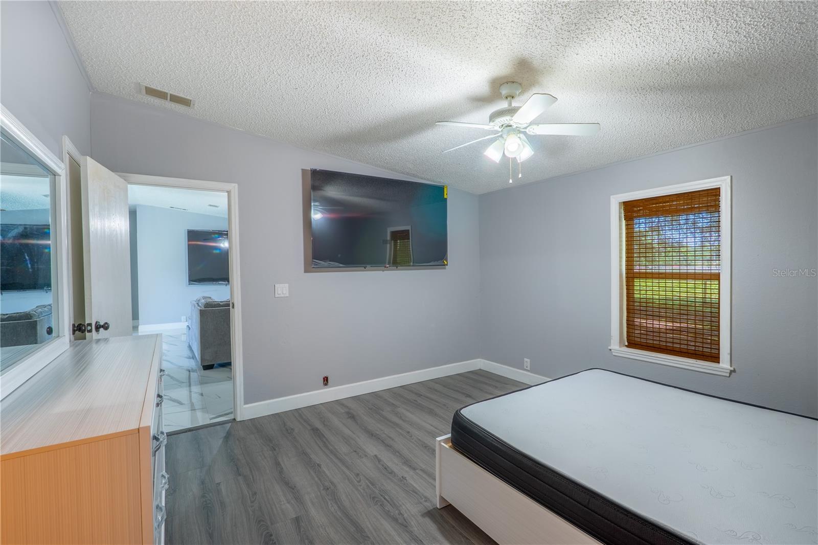 ACERAGE - Residential