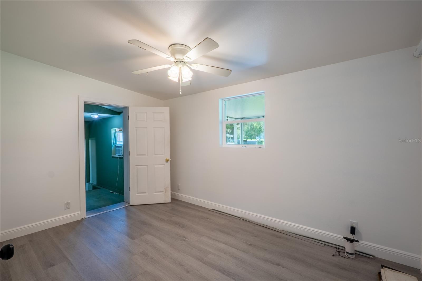 ACERAGE - Residential
