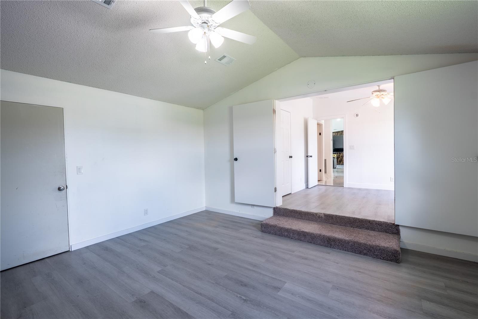 ACERAGE - Residential