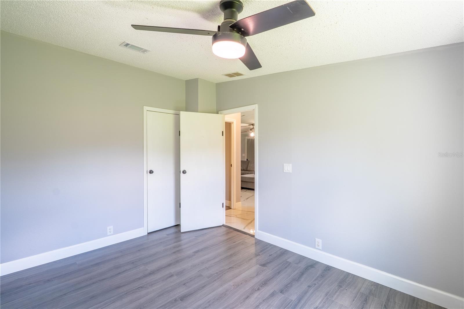 ACERAGE - Residential