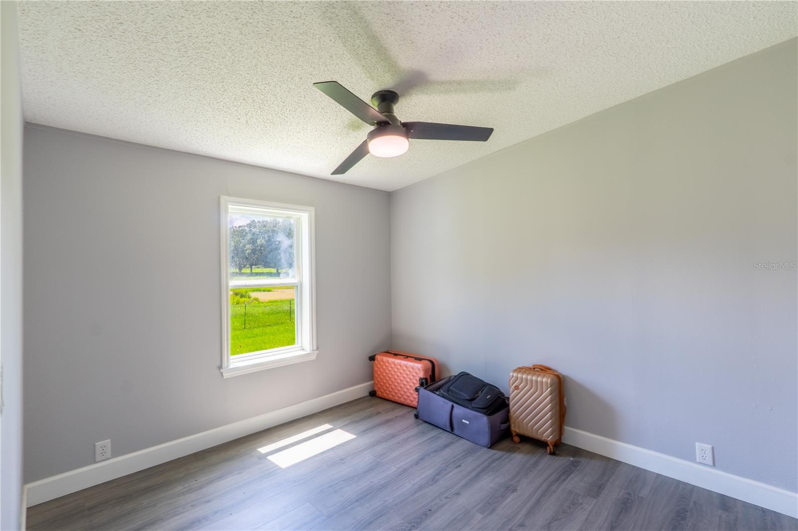 ACERAGE - Residential