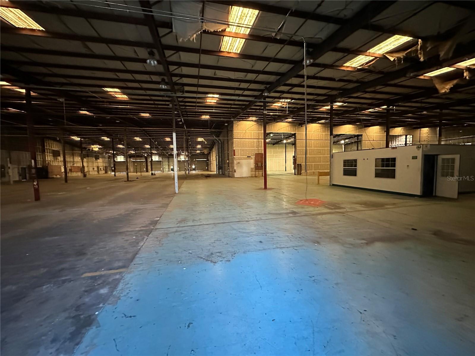 NEIGHBORHOOD 9919 - Commercial Sale