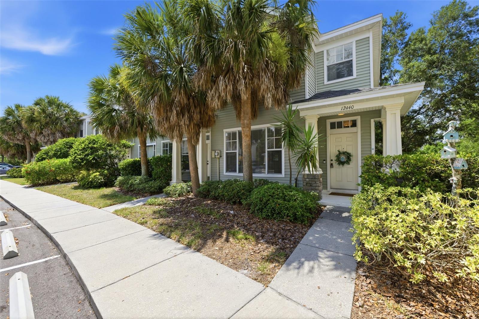 COUNTRY CHASE - Residential