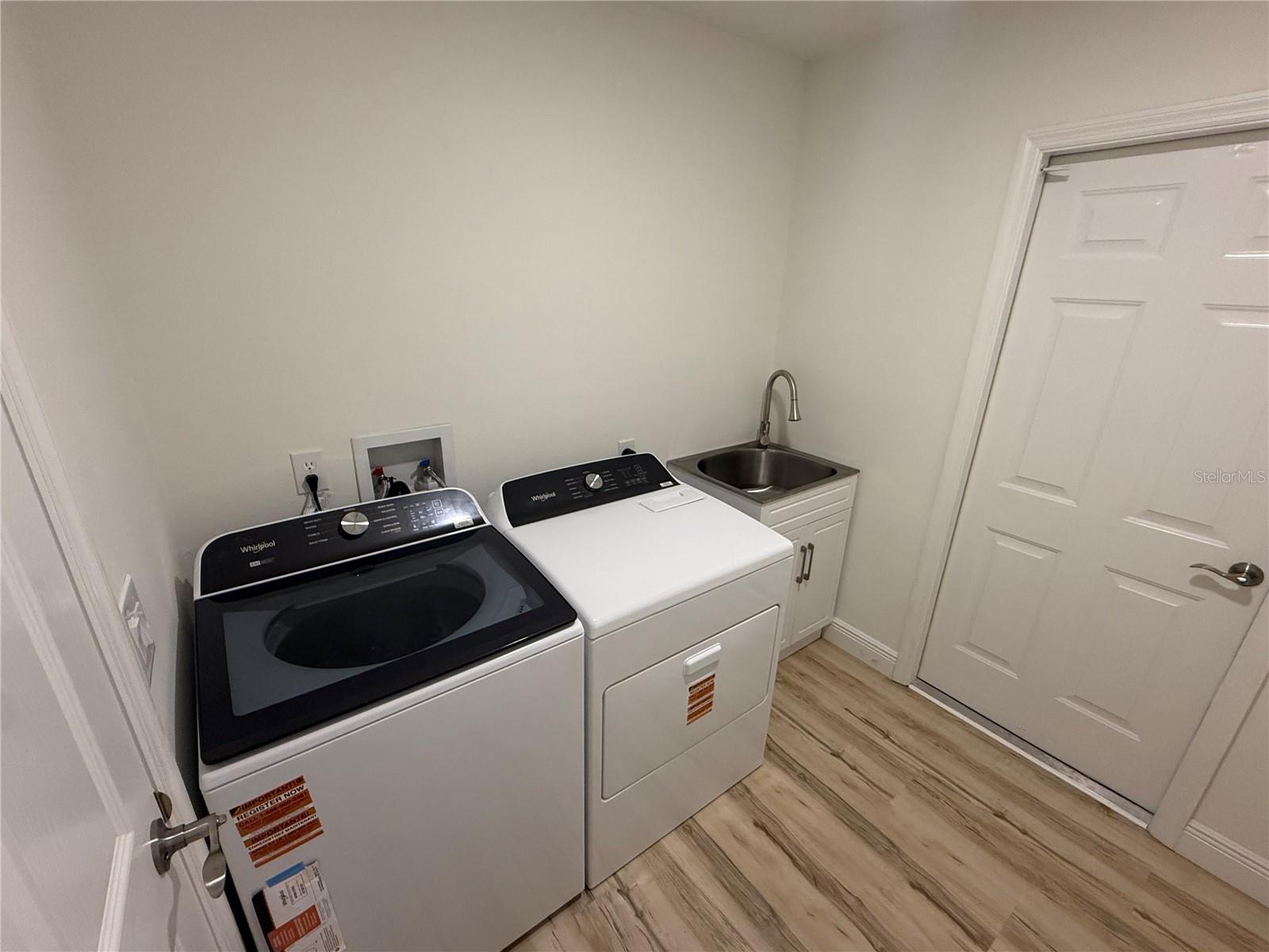 LADY LAKE ORANGE BLOSSOM GARDENS UNIT 19 - Residential