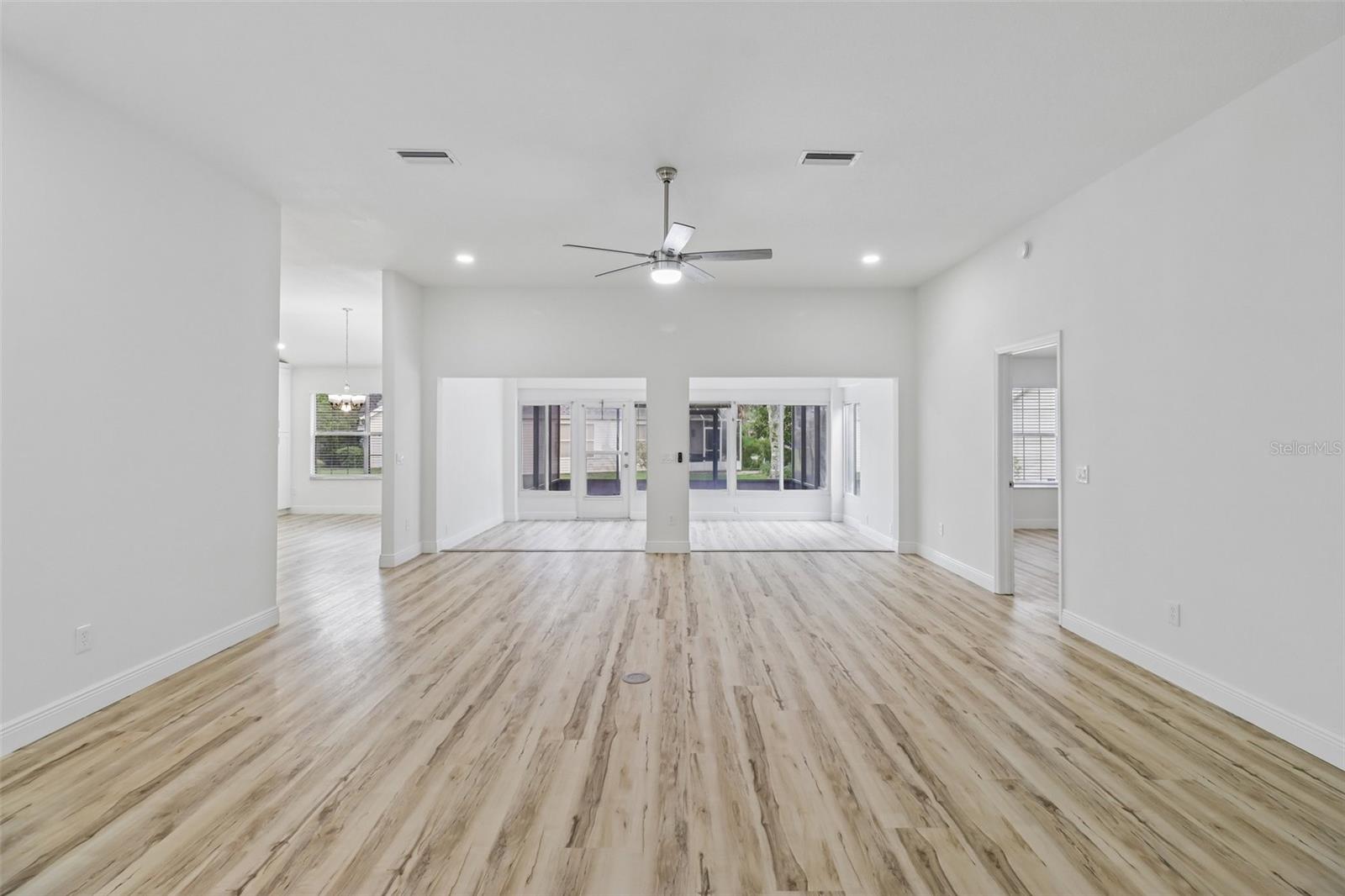 LADY LAKE ORANGE BLOSSOM GARDENS UNIT 19 - Residential