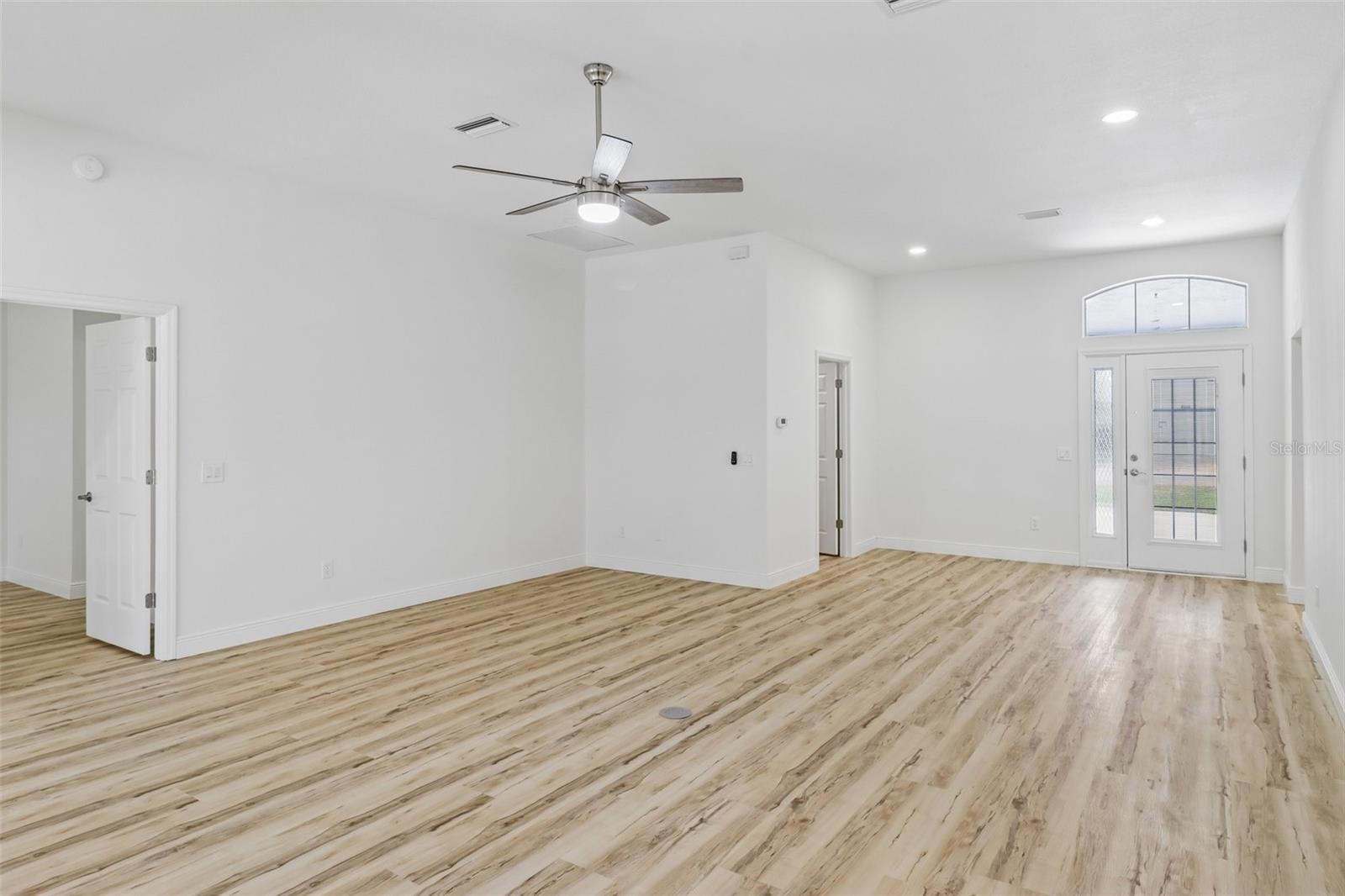 LADY LAKE ORANGE BLOSSOM GARDENS UNIT 19 - Residential