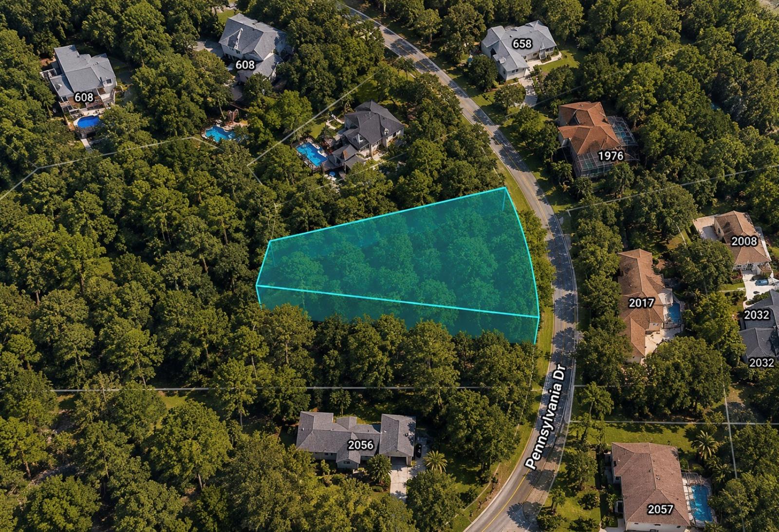 COUNTRY CLUB ESTATES - Land