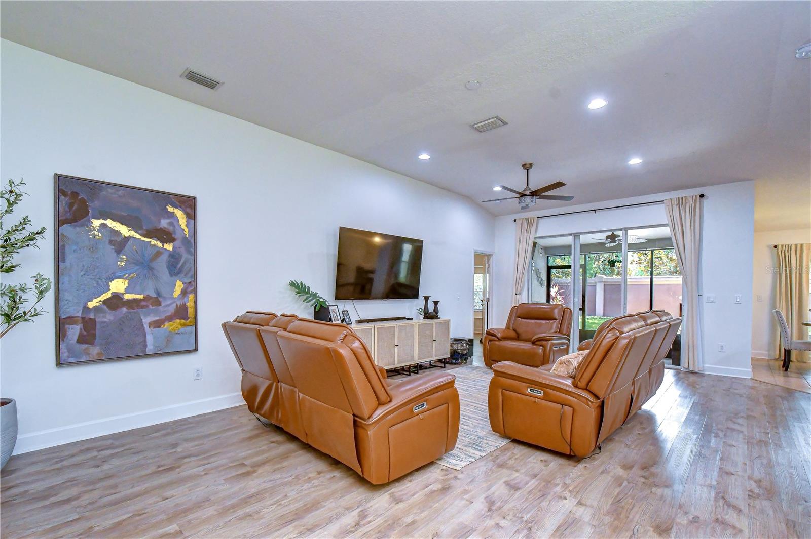BALLANTRAE VILLAGE 6 - Residential