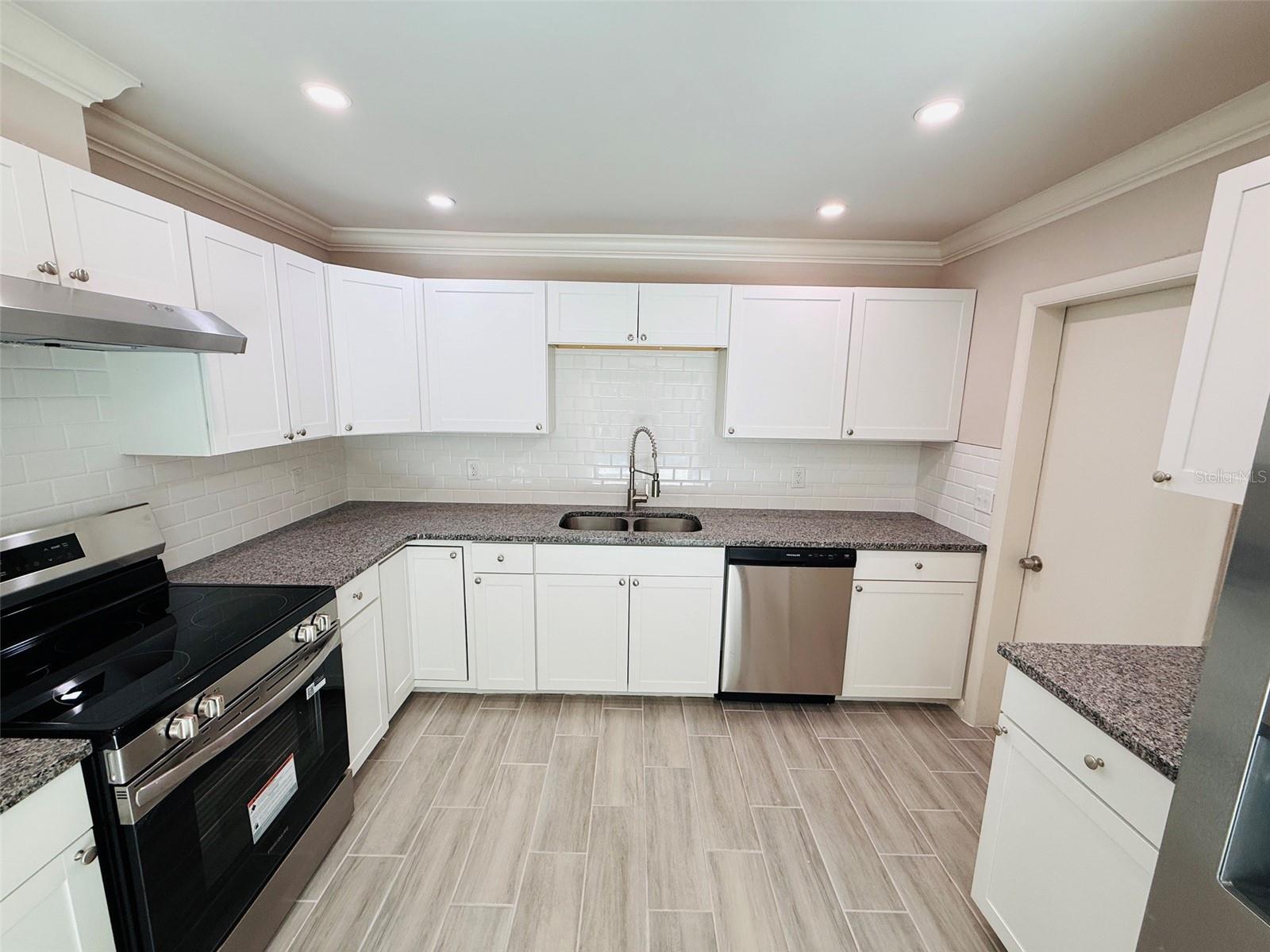 HIGHLAND COURT MANOR - Residential