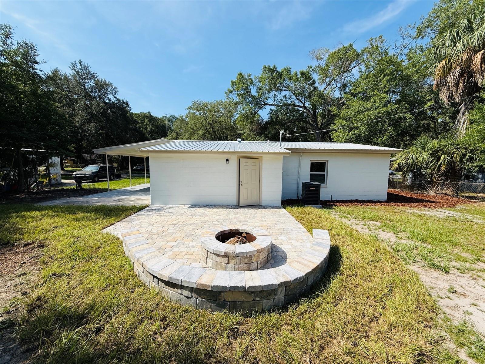 HIGHLAND COURT MANOR - Residential