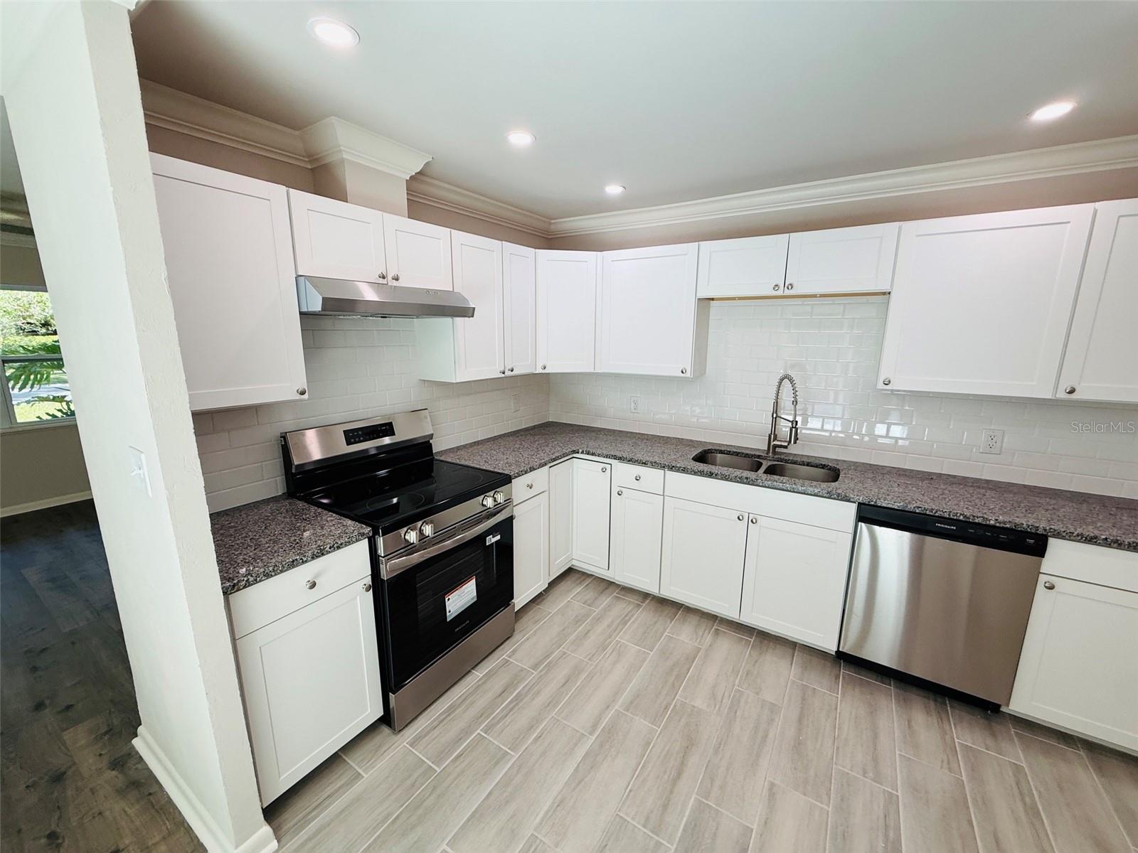 HIGHLAND COURT MANOR - Residential