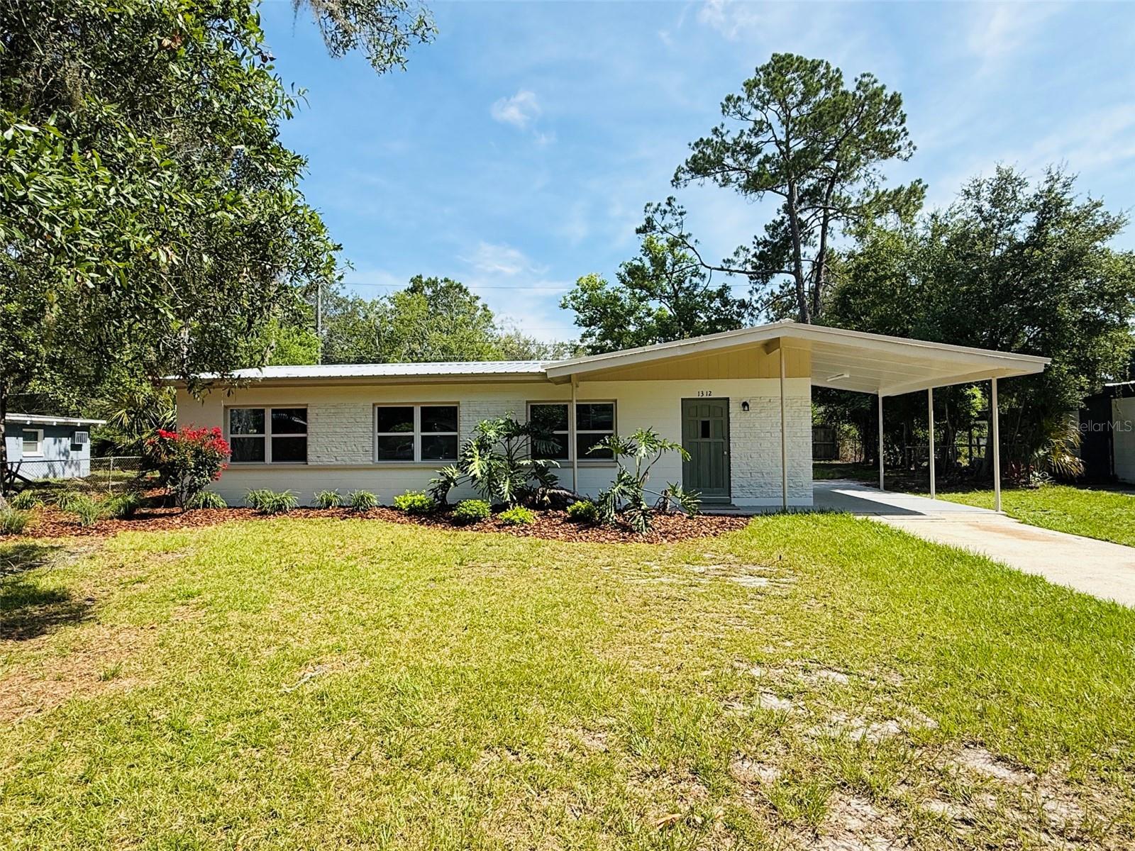 HIGHLAND COURT MANOR - Residential