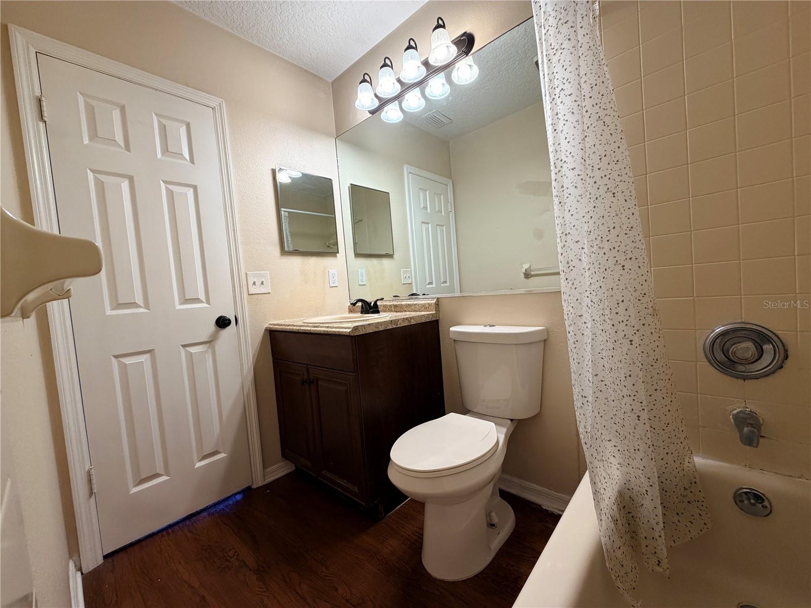 HIDDEN OAKS CONDO PH 11 - Residential Lease