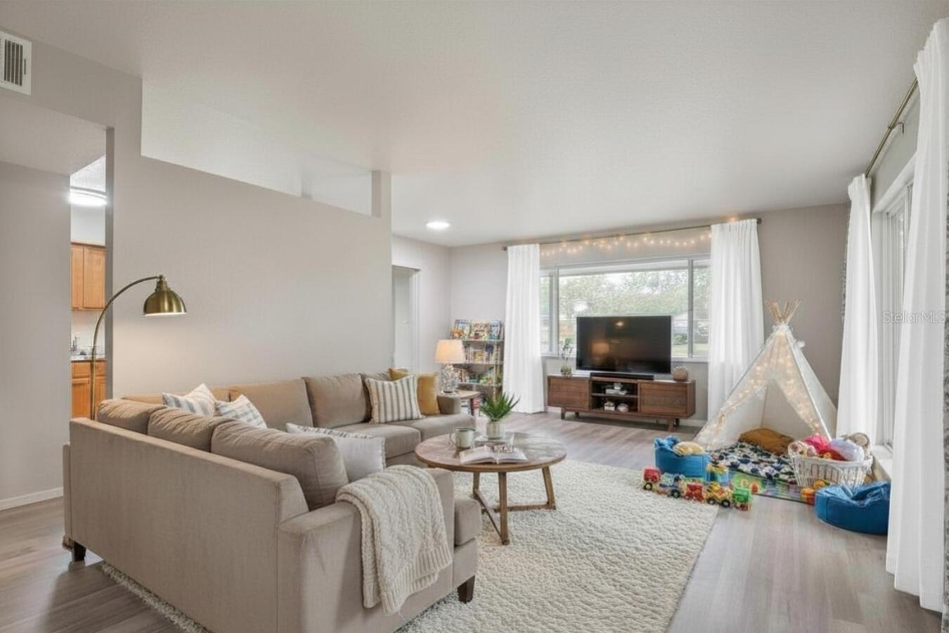 DEL WEBBS SUN CITY FLORIDA UN - Residential