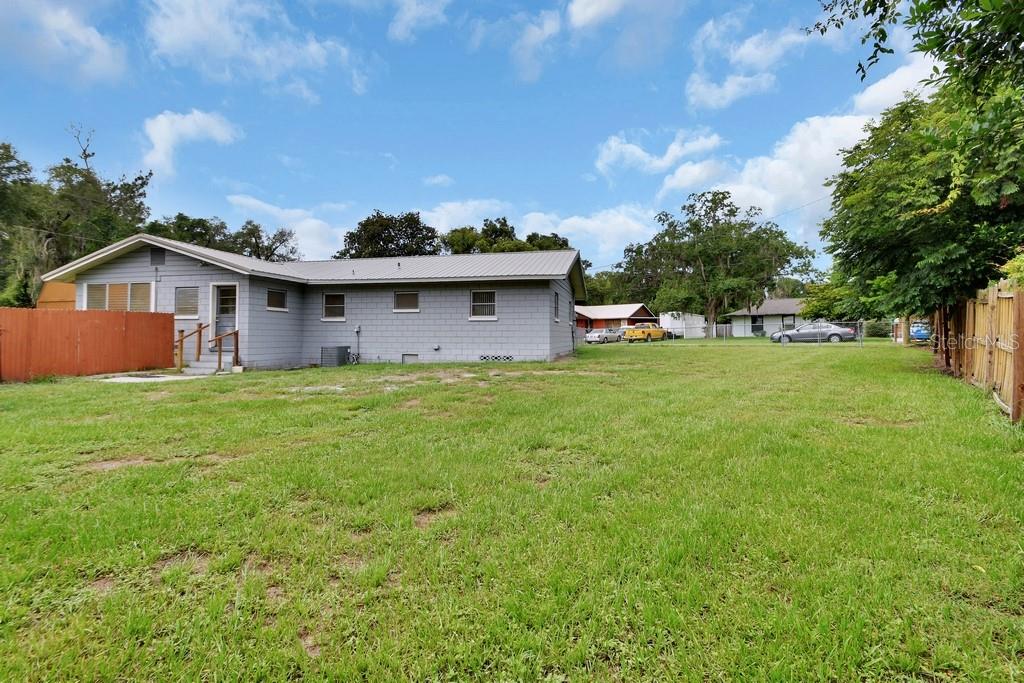 DUKES BLUE LAKE - Residential