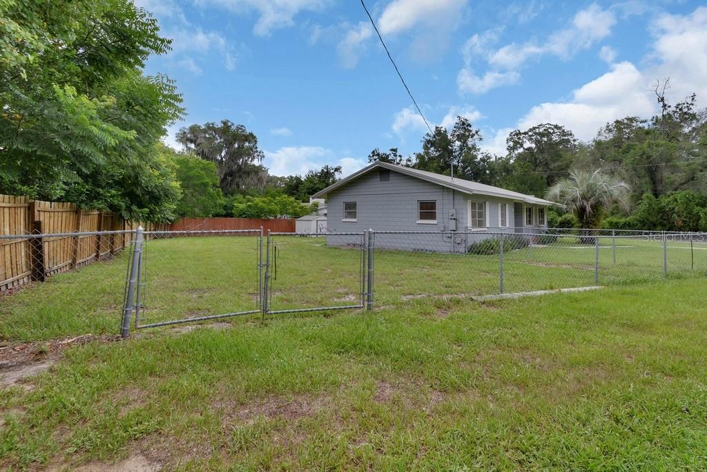 DUKES BLUE LAKE - Residential