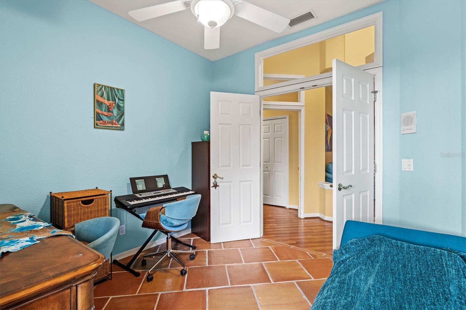 THREE OAKS - Residential
