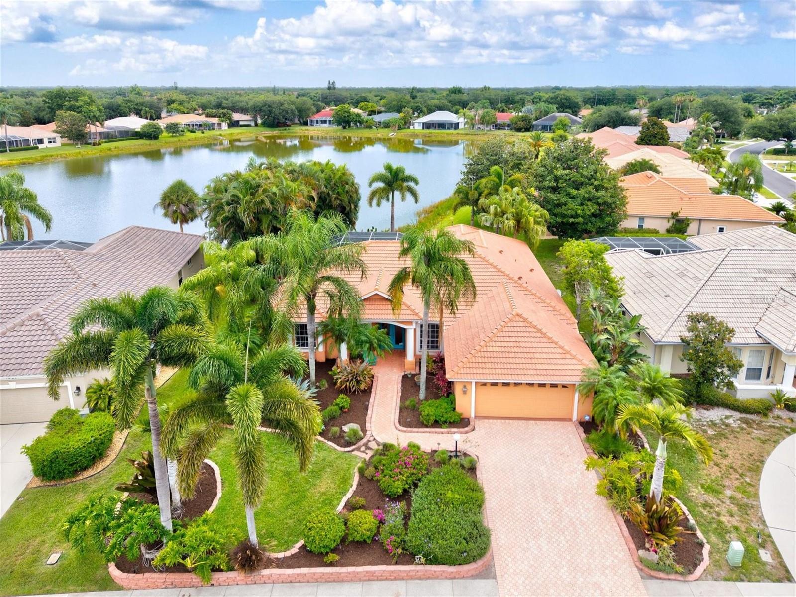 THREE OAKS - Residential