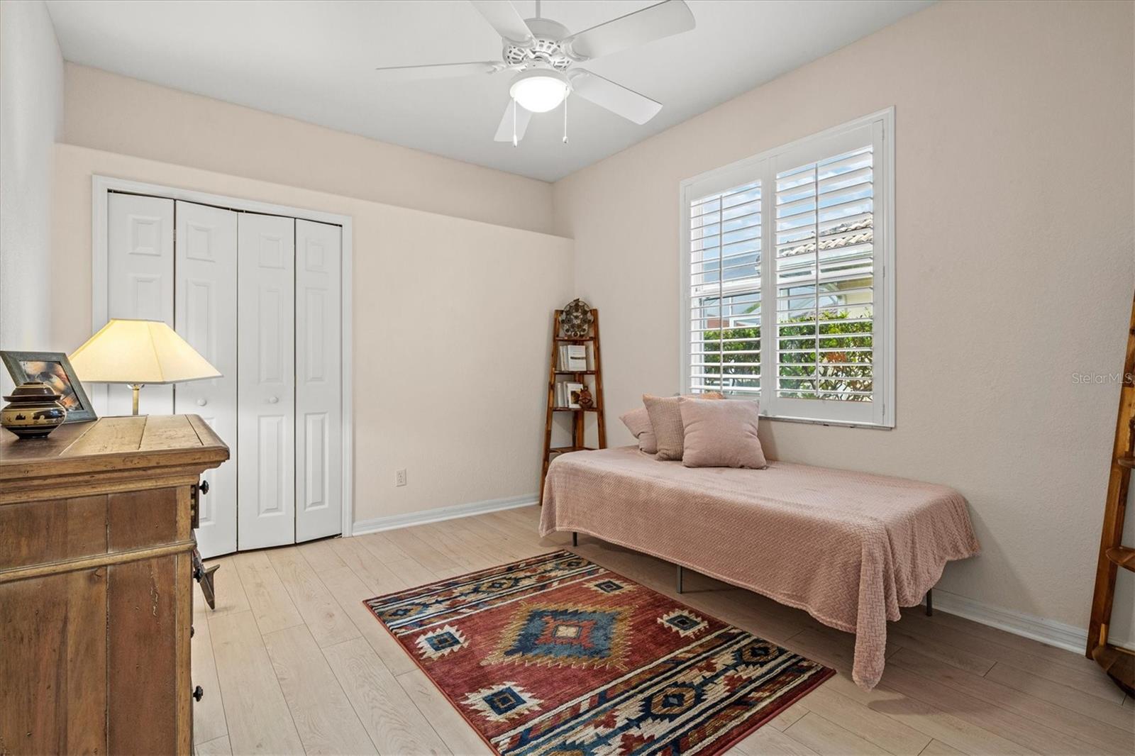 THREE OAKS - Residential