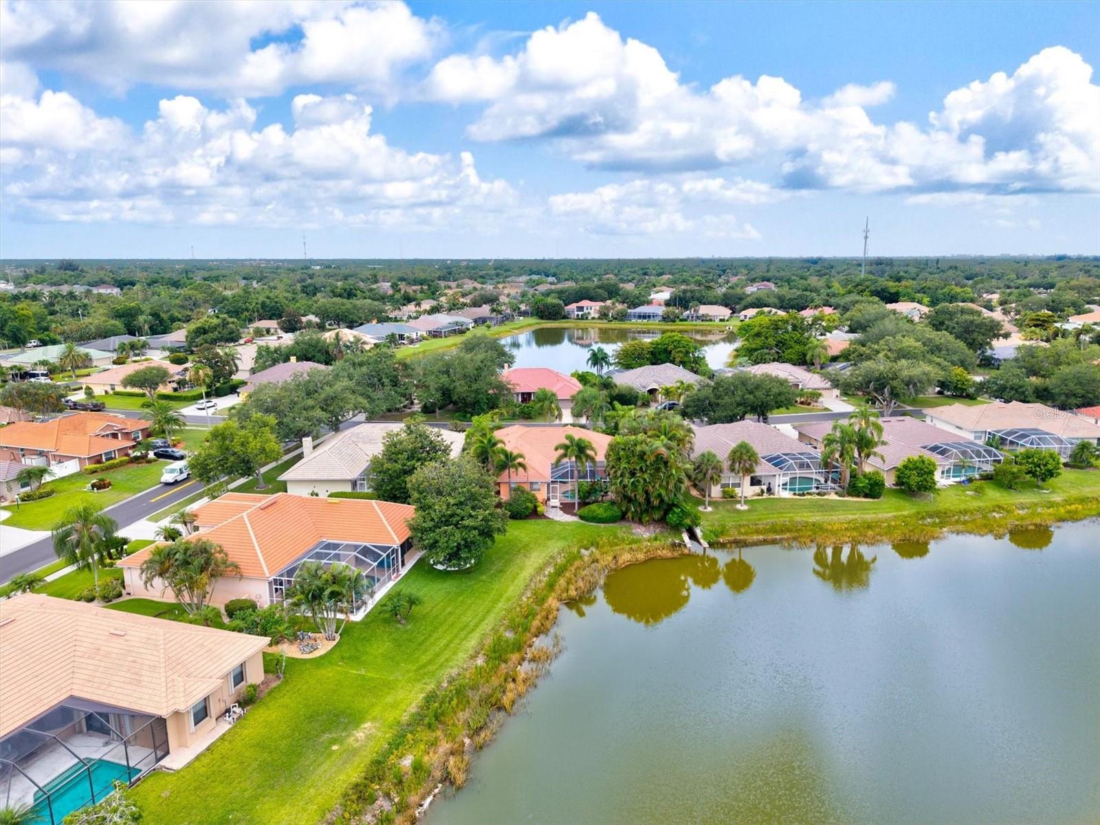 THREE OAKS - Residential