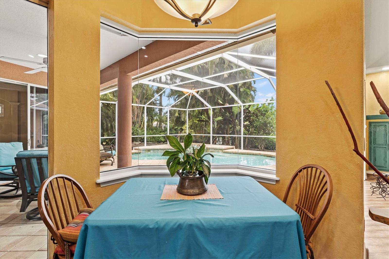 THREE OAKS - Residential