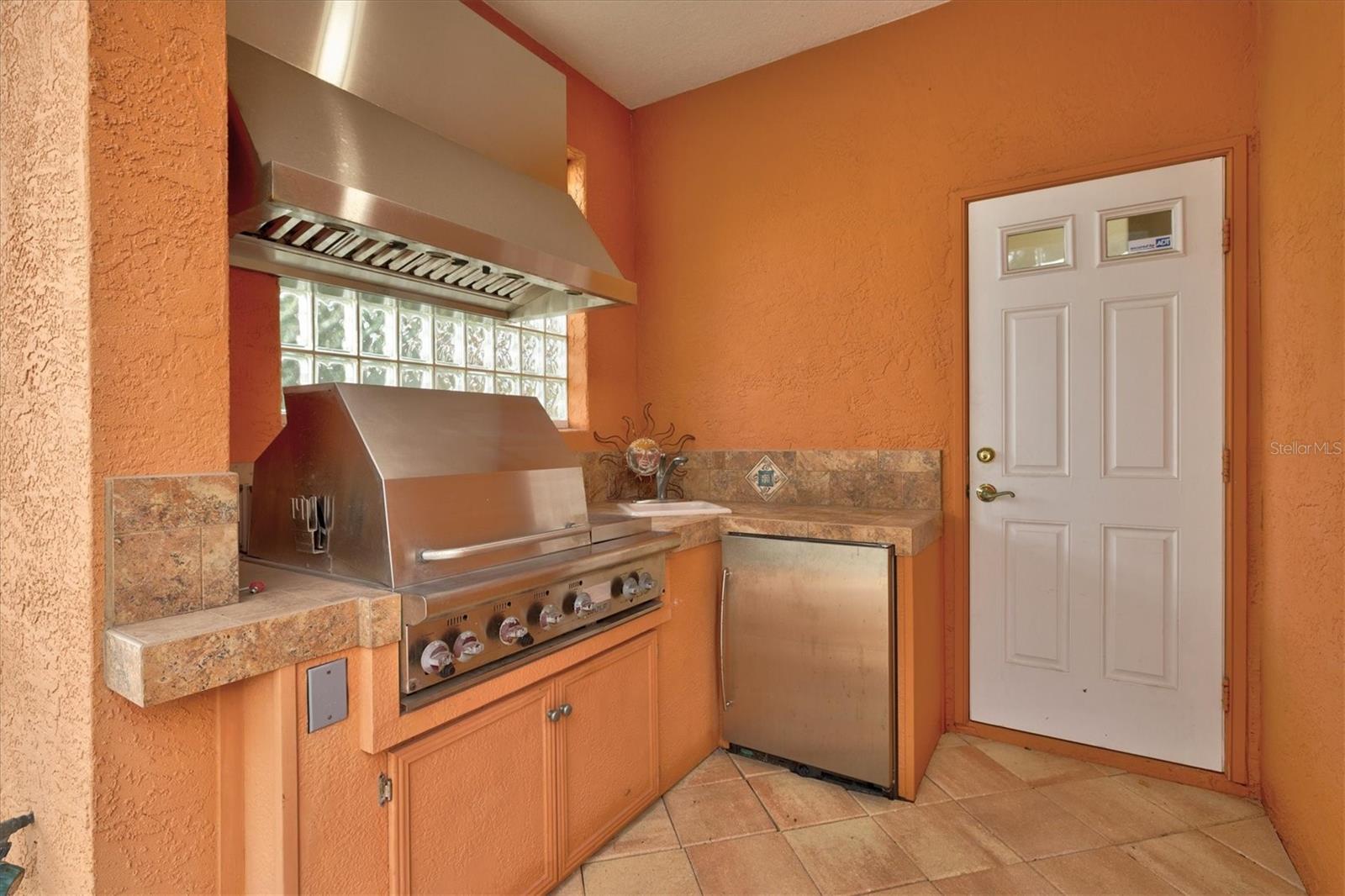 THREE OAKS - Residential