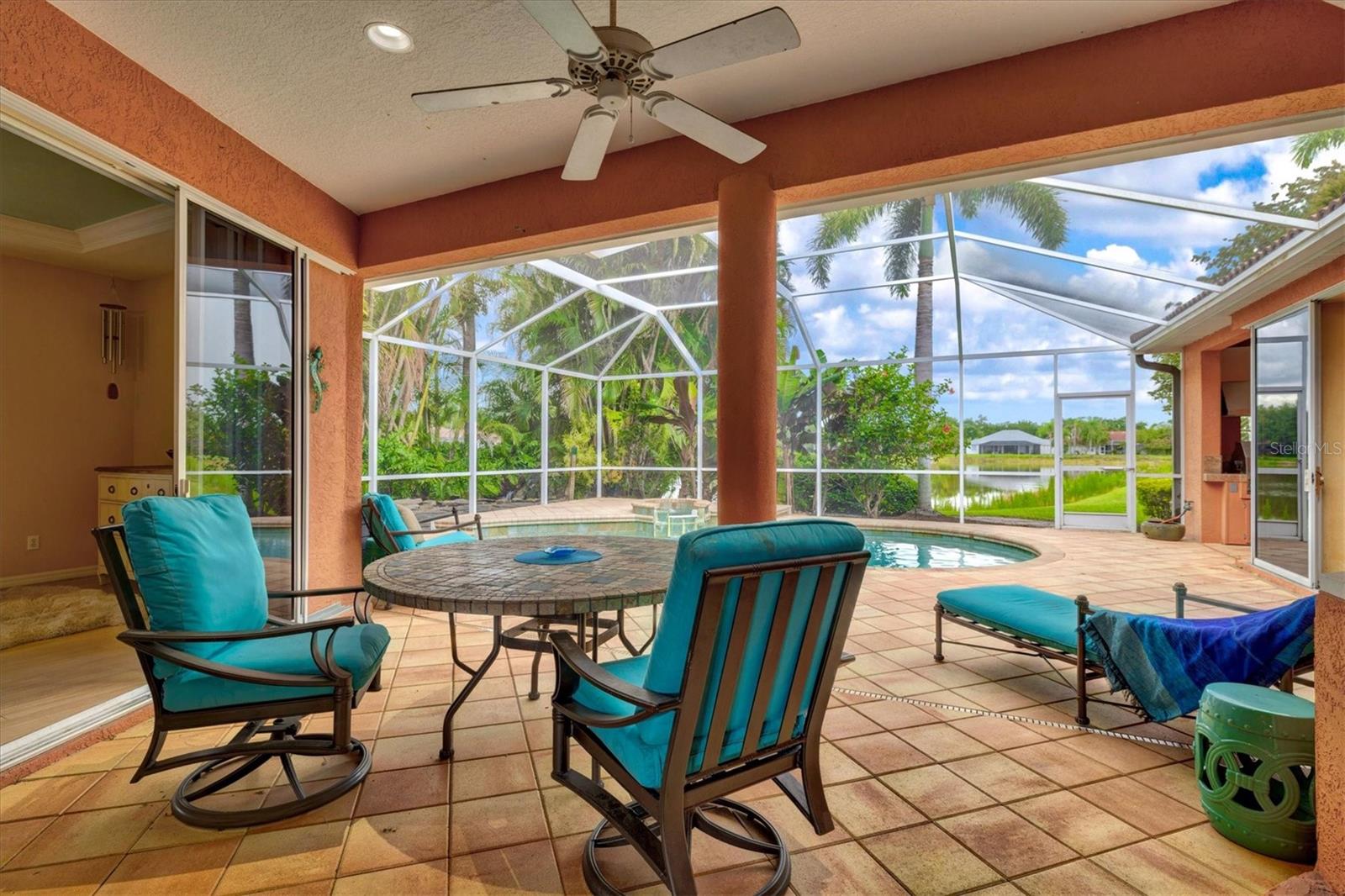 THREE OAKS - Residential