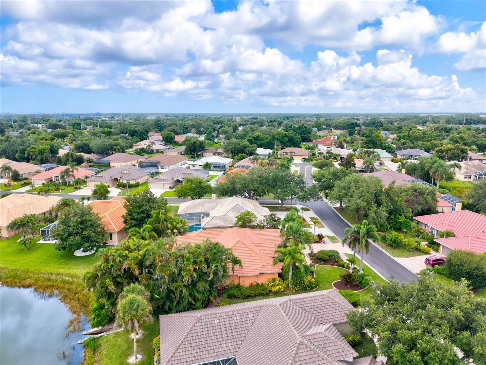 THREE OAKS - Residential