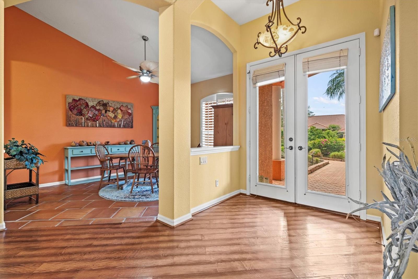 THREE OAKS - Residential