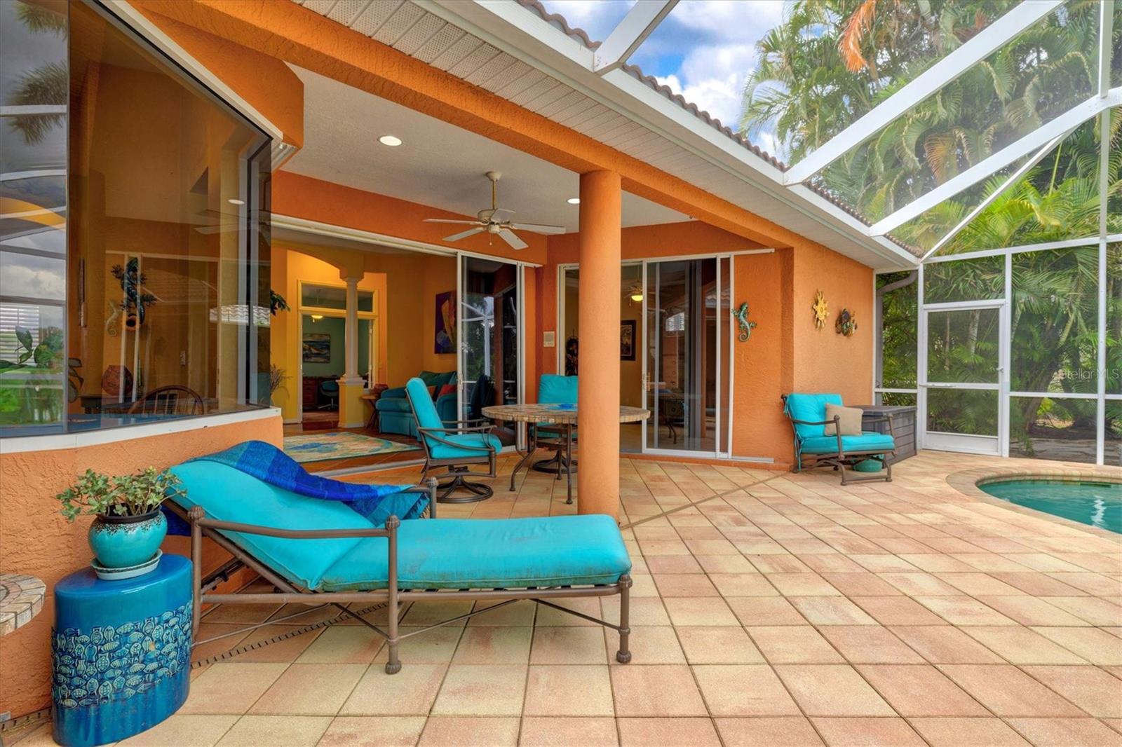 THREE OAKS - Residential