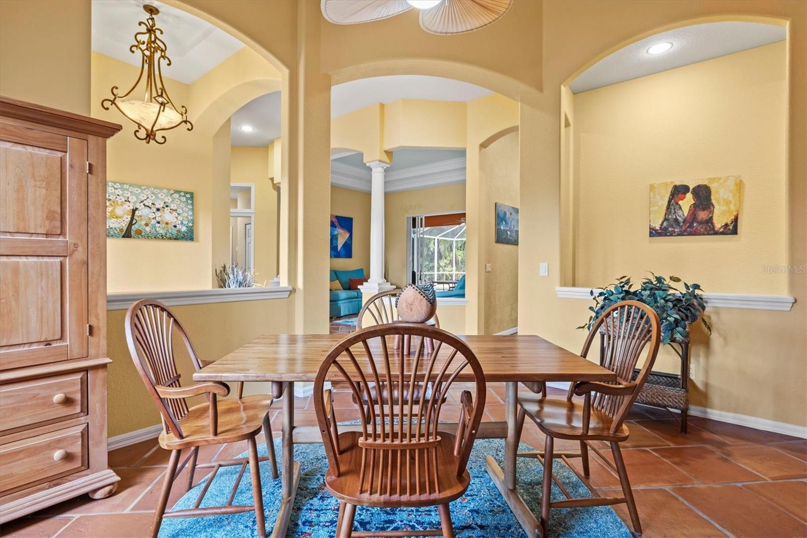 THREE OAKS - Residential