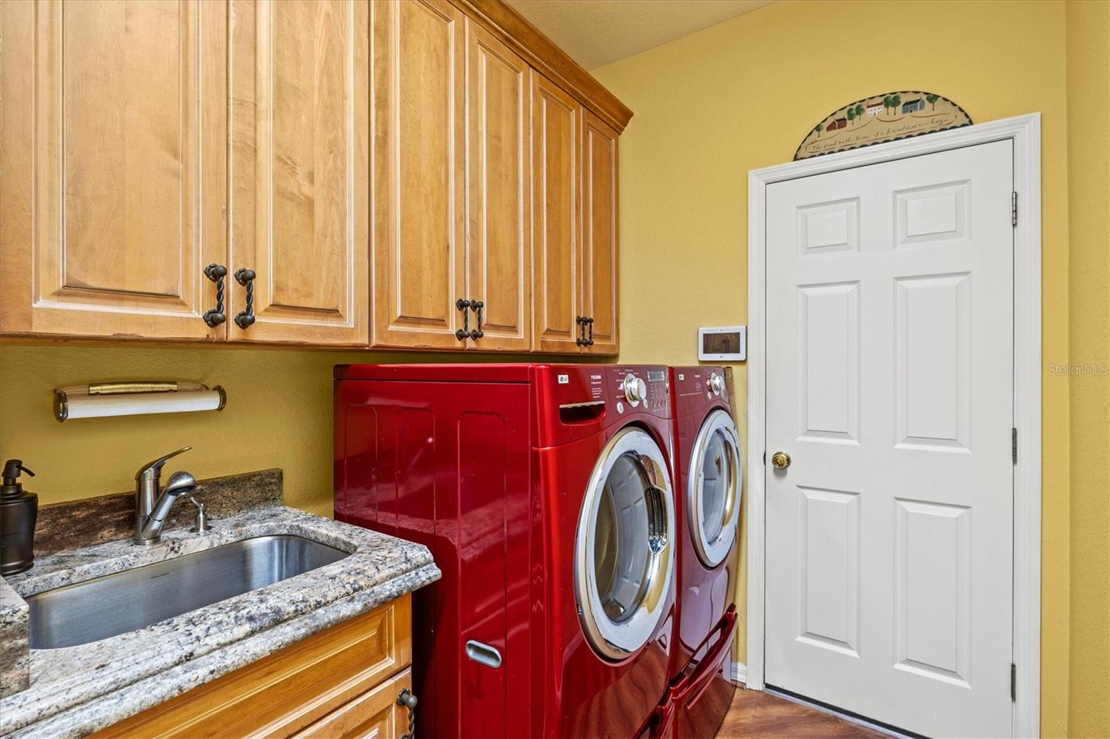 THREE OAKS - Residential