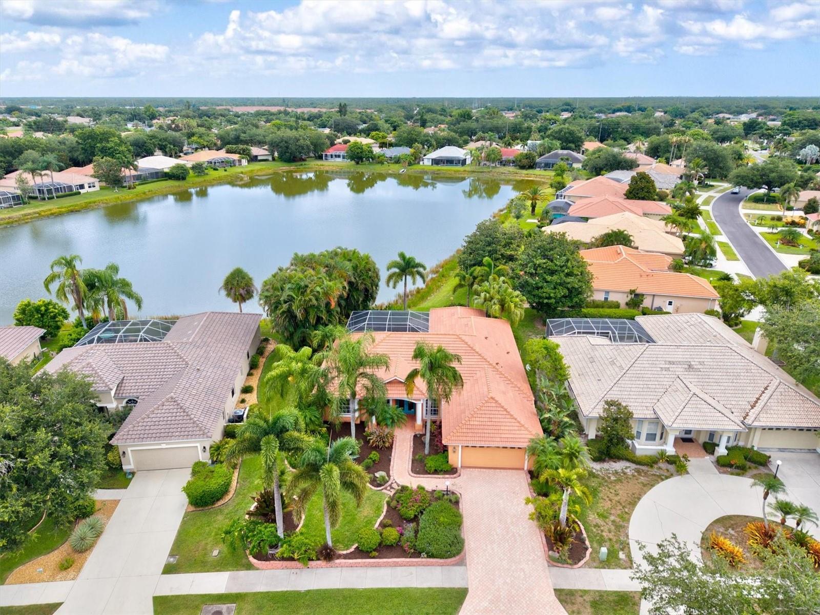 THREE OAKS - Residential