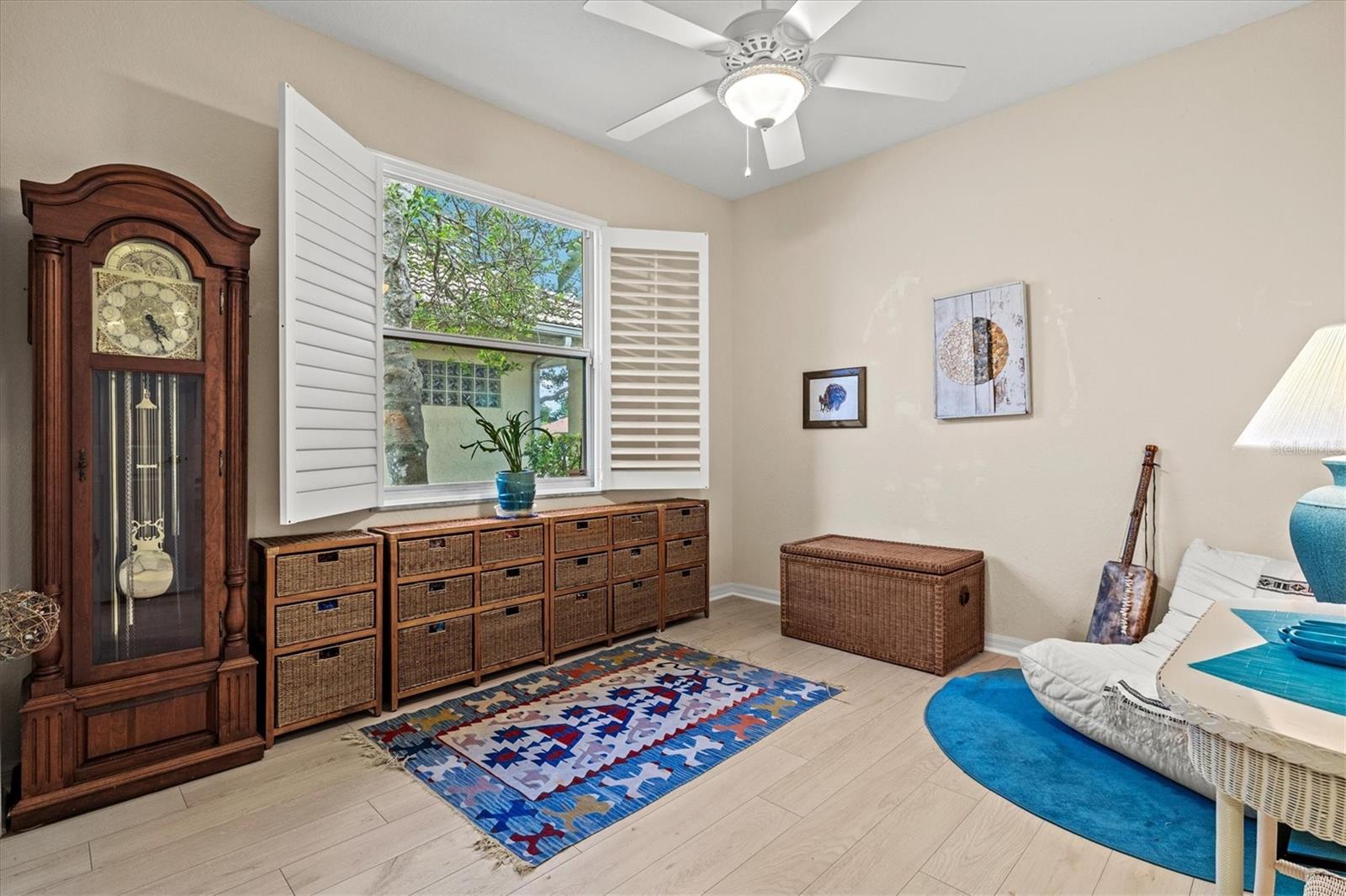 THREE OAKS - Residential