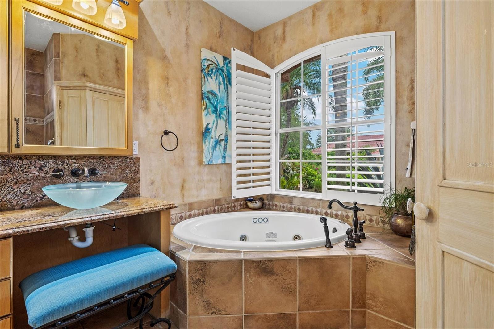 THREE OAKS - Residential