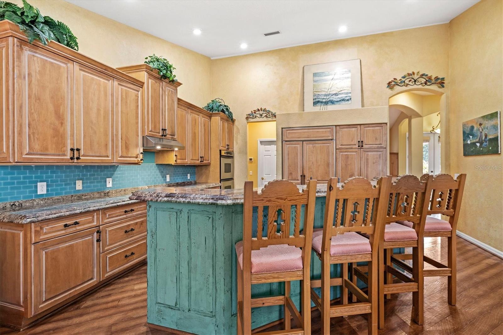 THREE OAKS - Residential