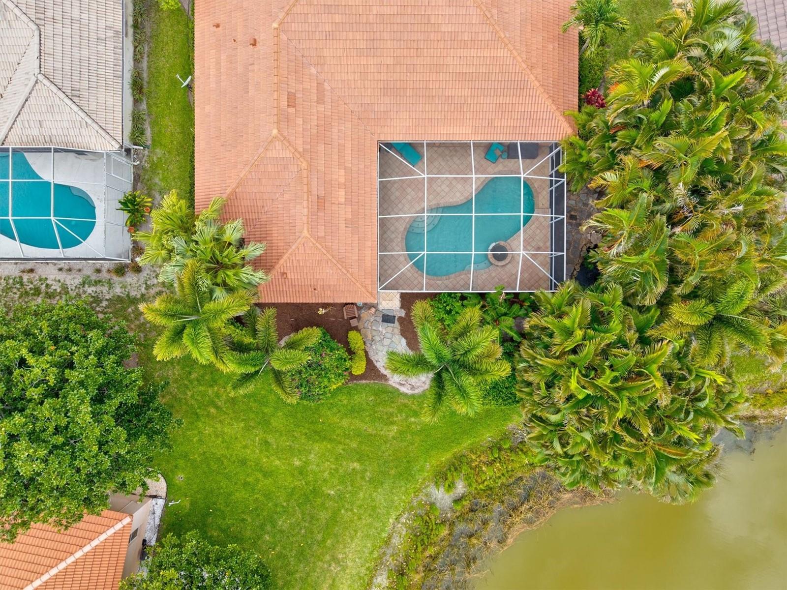 THREE OAKS - Residential