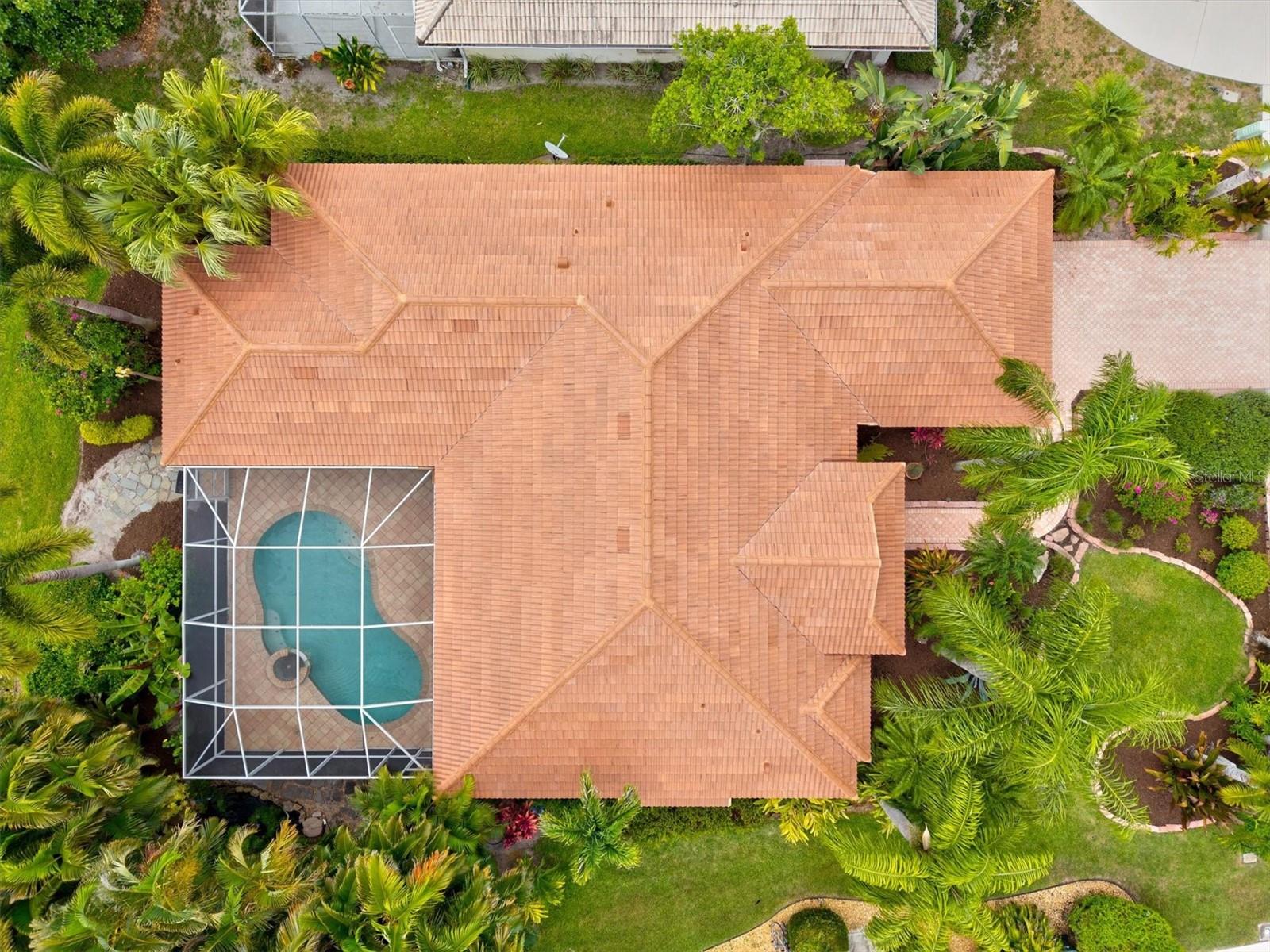 THREE OAKS - Residential