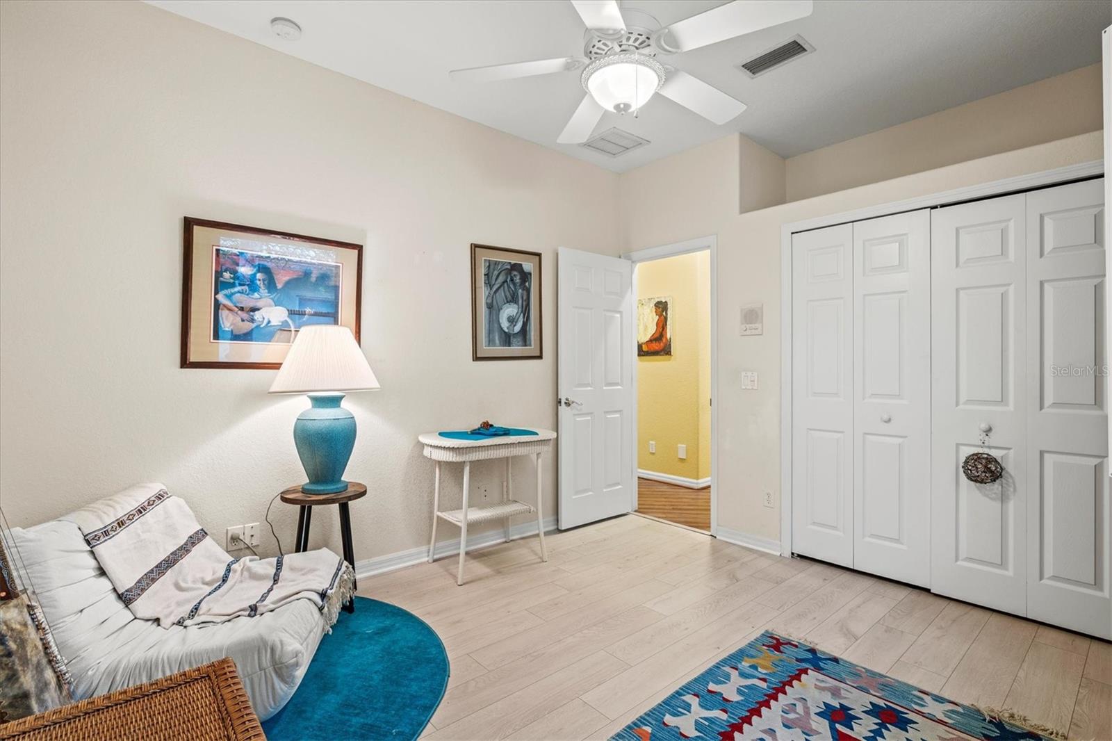 THREE OAKS - Residential