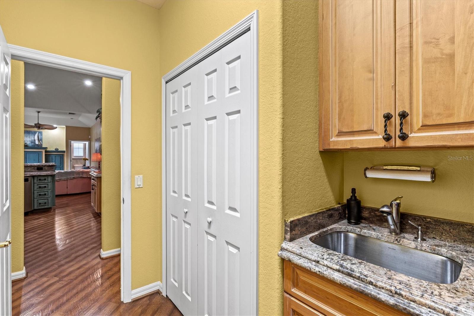 THREE OAKS - Residential