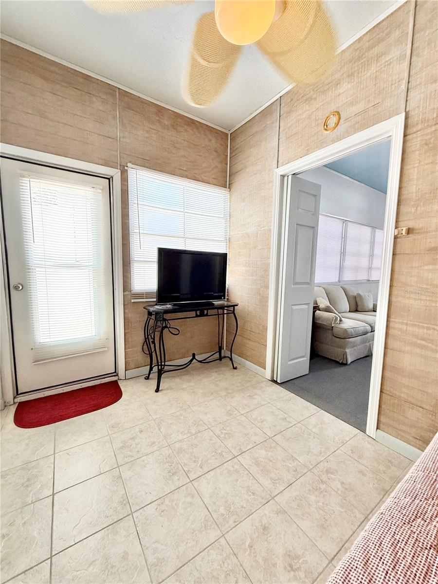 COUNTRY CLUB ESTATES - Residential