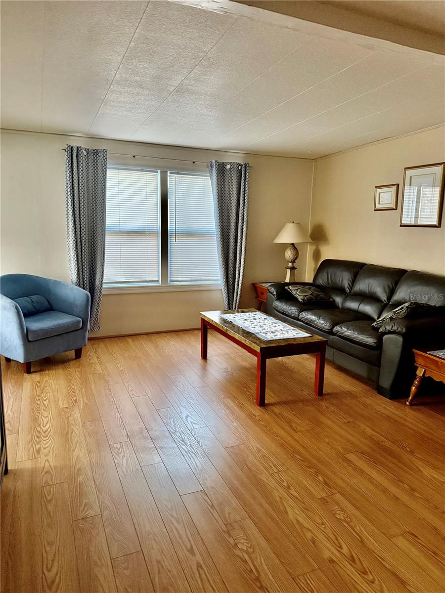 COUNTRY CLUB ESTATES - Residential