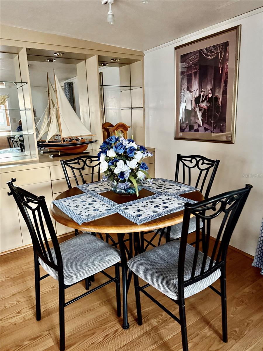 COUNTRY CLUB ESTATES - Residential
