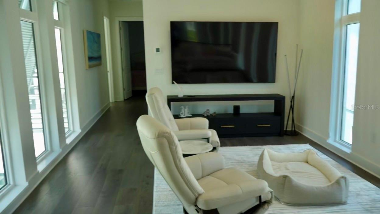 AQUA LAGOON - Residential