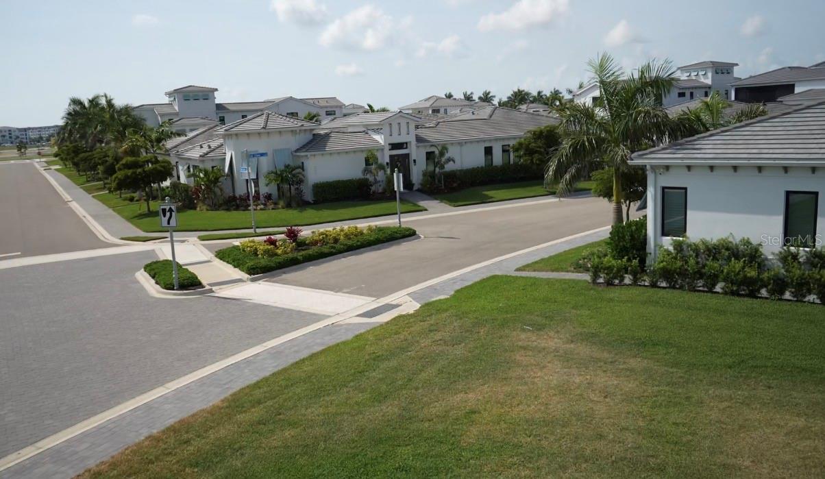 AQUA LAGOON - Residential