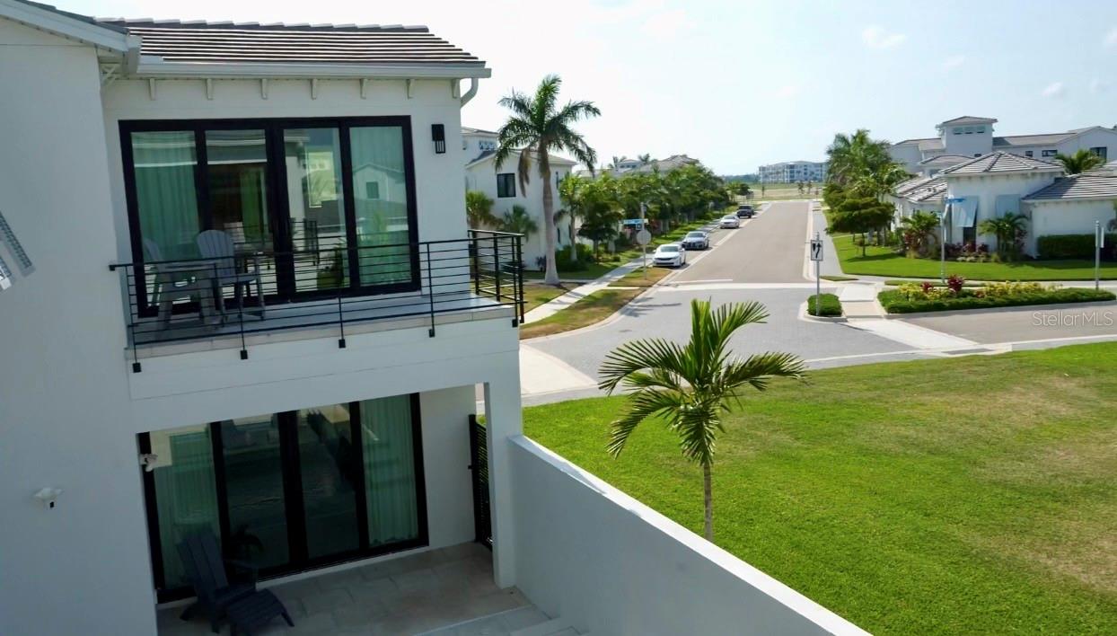 AQUA LAGOON - Residential