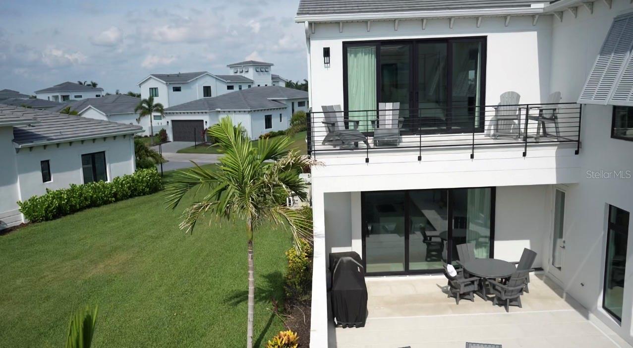 AQUA LAGOON - Residential